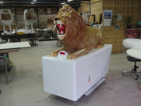 野毛山動物園　ライオン　募金箱サムネイル